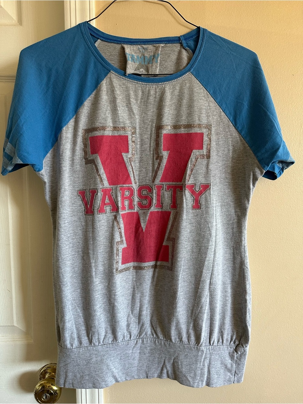 Varsity Graphic Raglan Tee in Gray and Blue